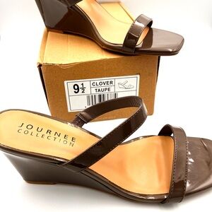 Journee Collection Clover Taupe Wedges